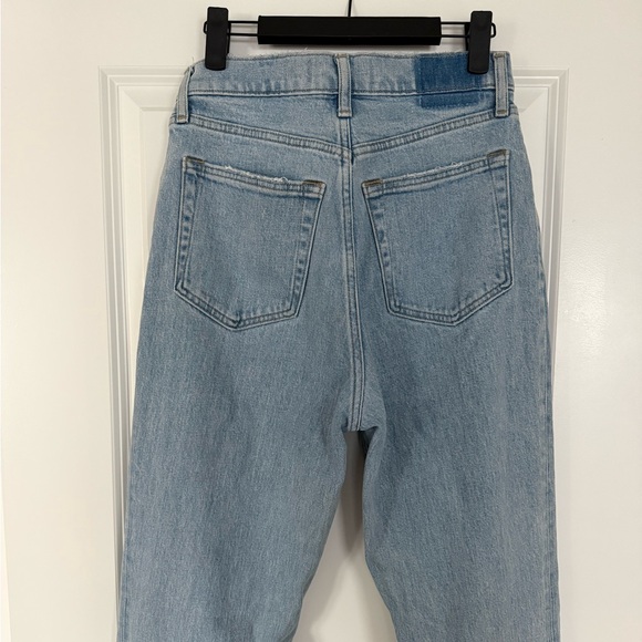 Abercrombie 90s Ultra High Rise Straight Jeans Light Wash - Picture 2 of 3